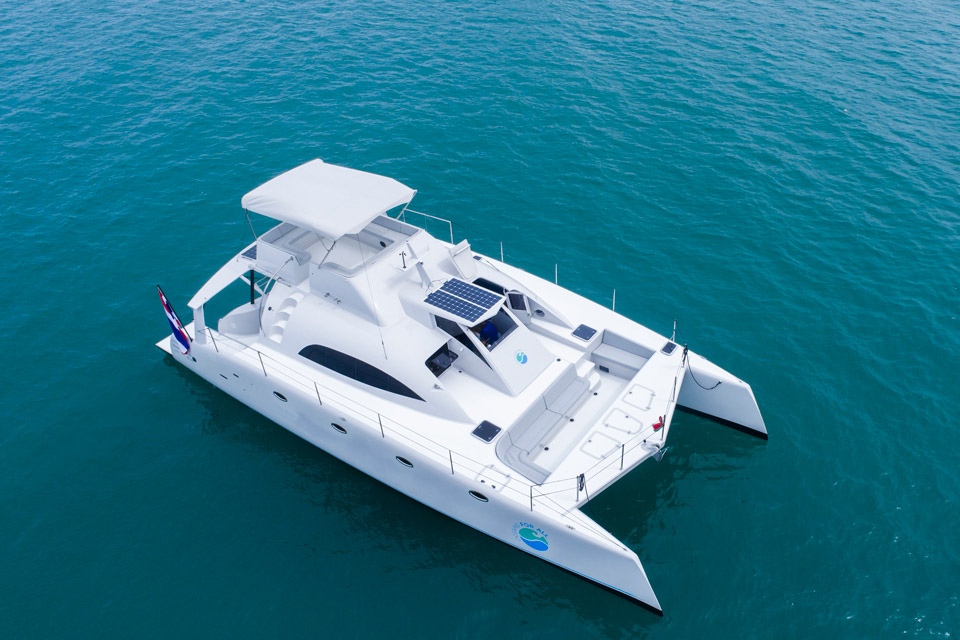 power catamaran for rent