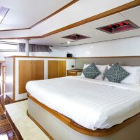 Motor Yacht Charter Phuket: Power Catamaran 53