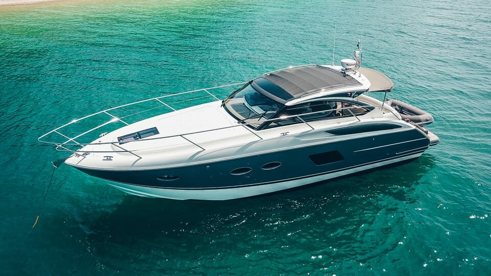 Motor Yacht Rental Phuket: Princess V39
