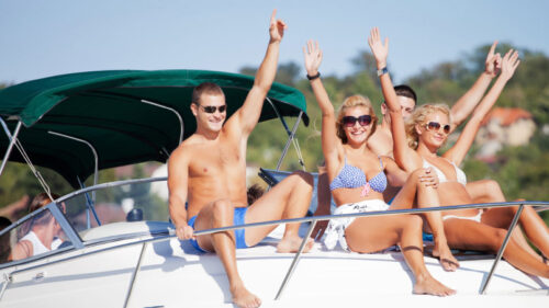 7 reasons to charter a private yacht in Phuket