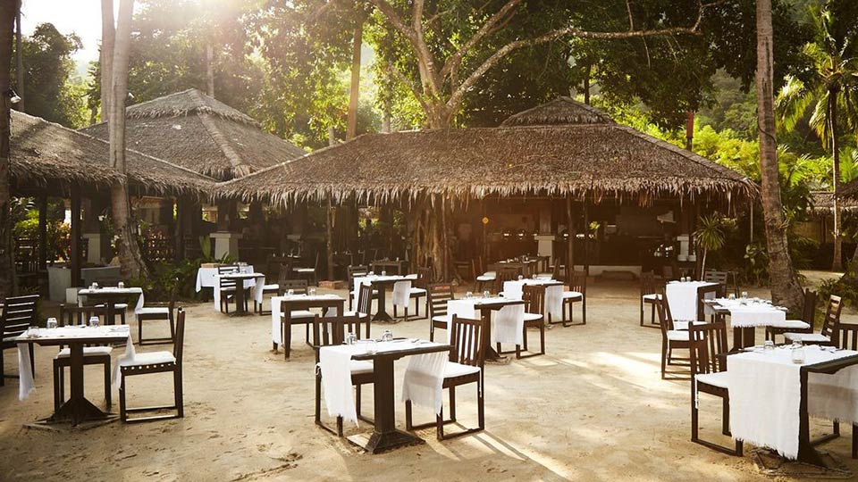 Guide to the Best Beach Restaurants When Cruising Phang Nga Bay