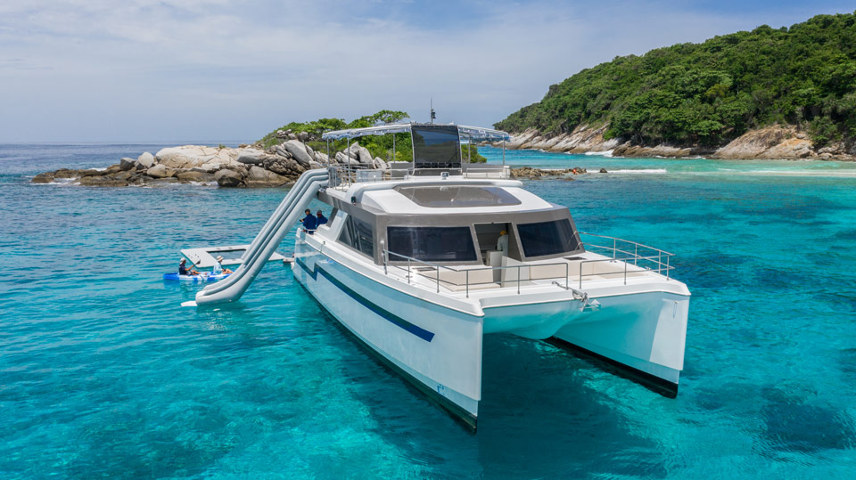 power catamaran 54