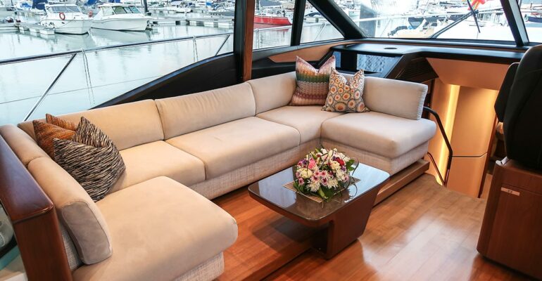 Private Yacht Charter Phuket: Princess S65 saloon