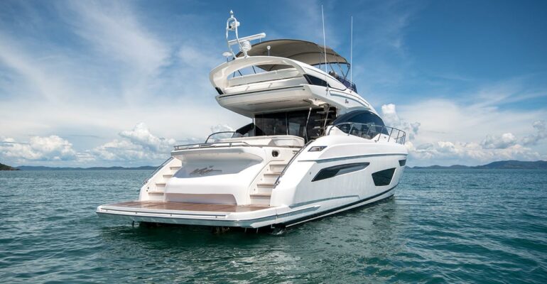 Private Yacht Charter Phuket: Princess S65 on anchor