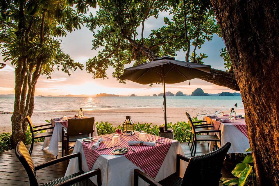 Guide to the Best Beach Restaurants When Cruising Phang Nga Bay