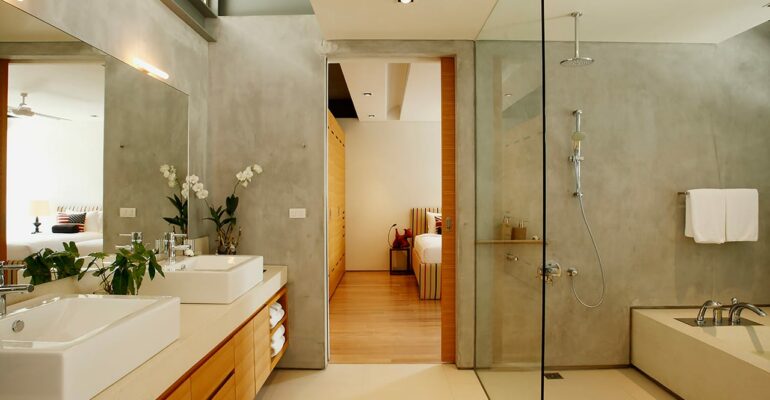 022-Villa-Essenza---Ensuite-bathroom