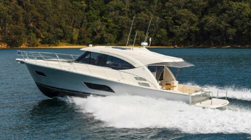Luxury Yacht Charters Phuket: Riviera 545