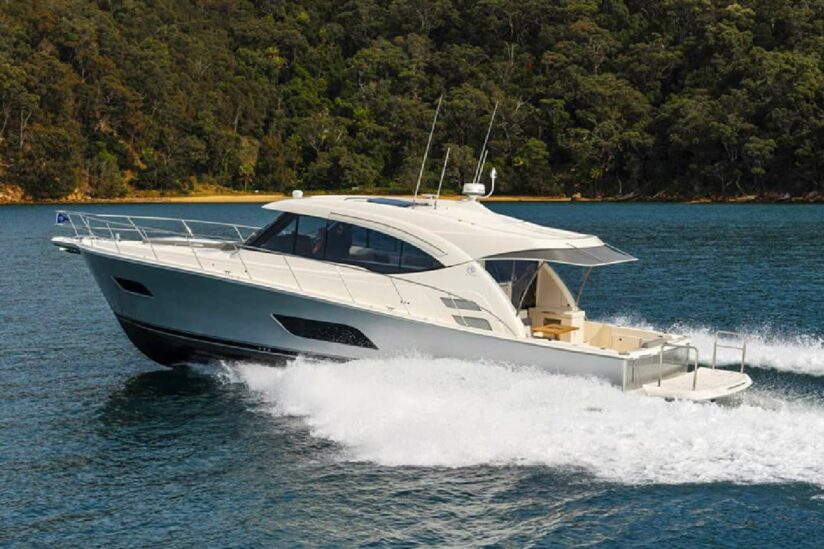 Luxury Yacht Charters Phuket: Riviera 545