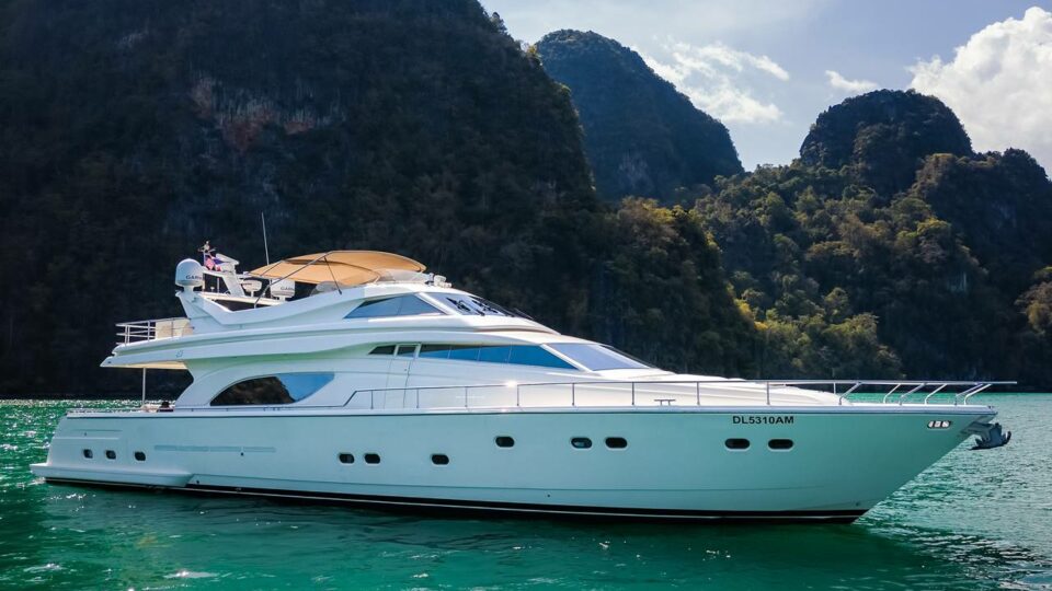 Ferretti 80 Motor Yacht Charter Phuket