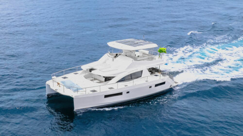 Power catamaran rental Phuket: Leopard 51 cruising